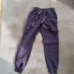 Figs Zamora scrub pants in Espresso